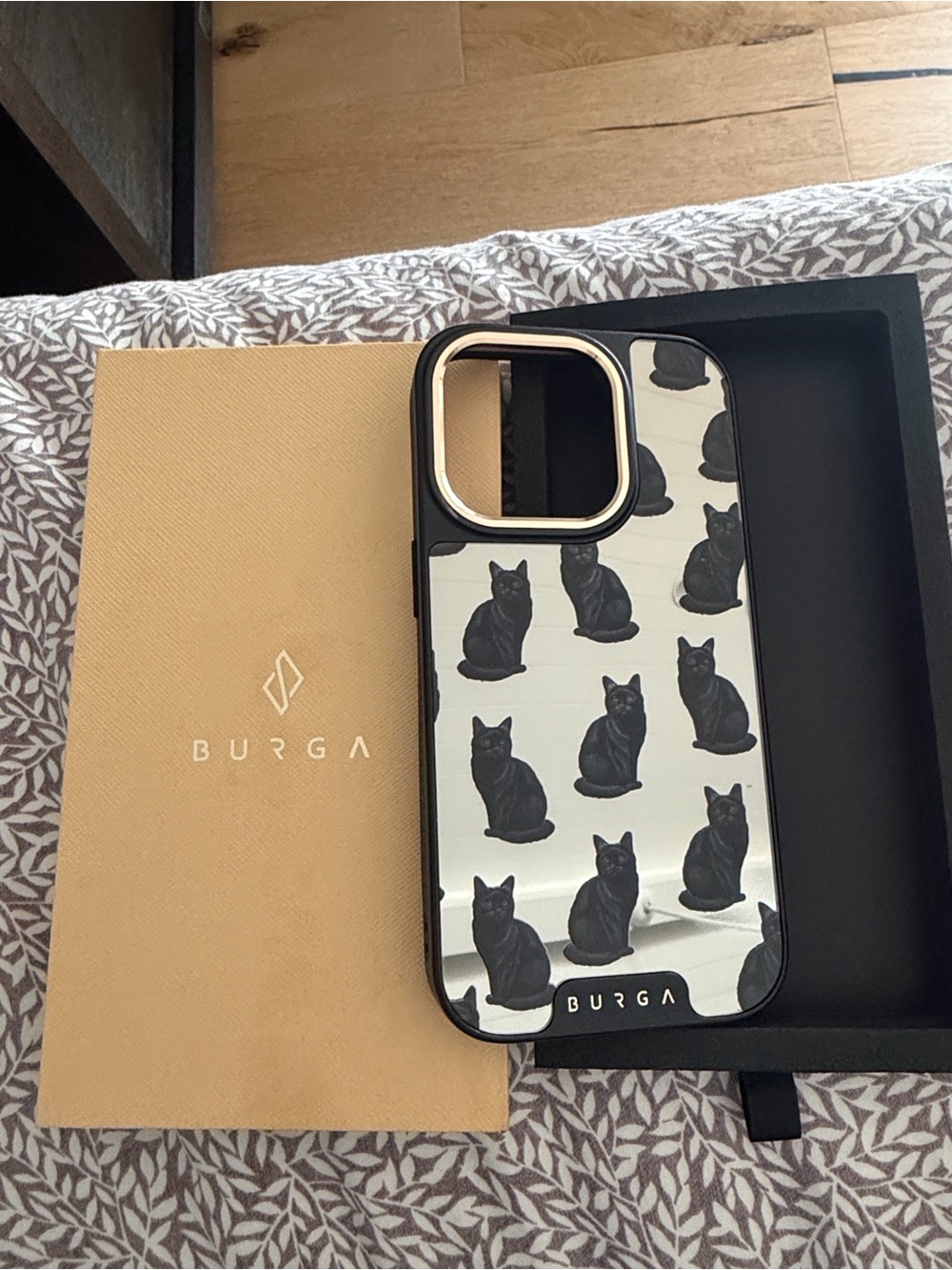 BURGA ELITE iPhone 14 Pro Black Cat mirror Case